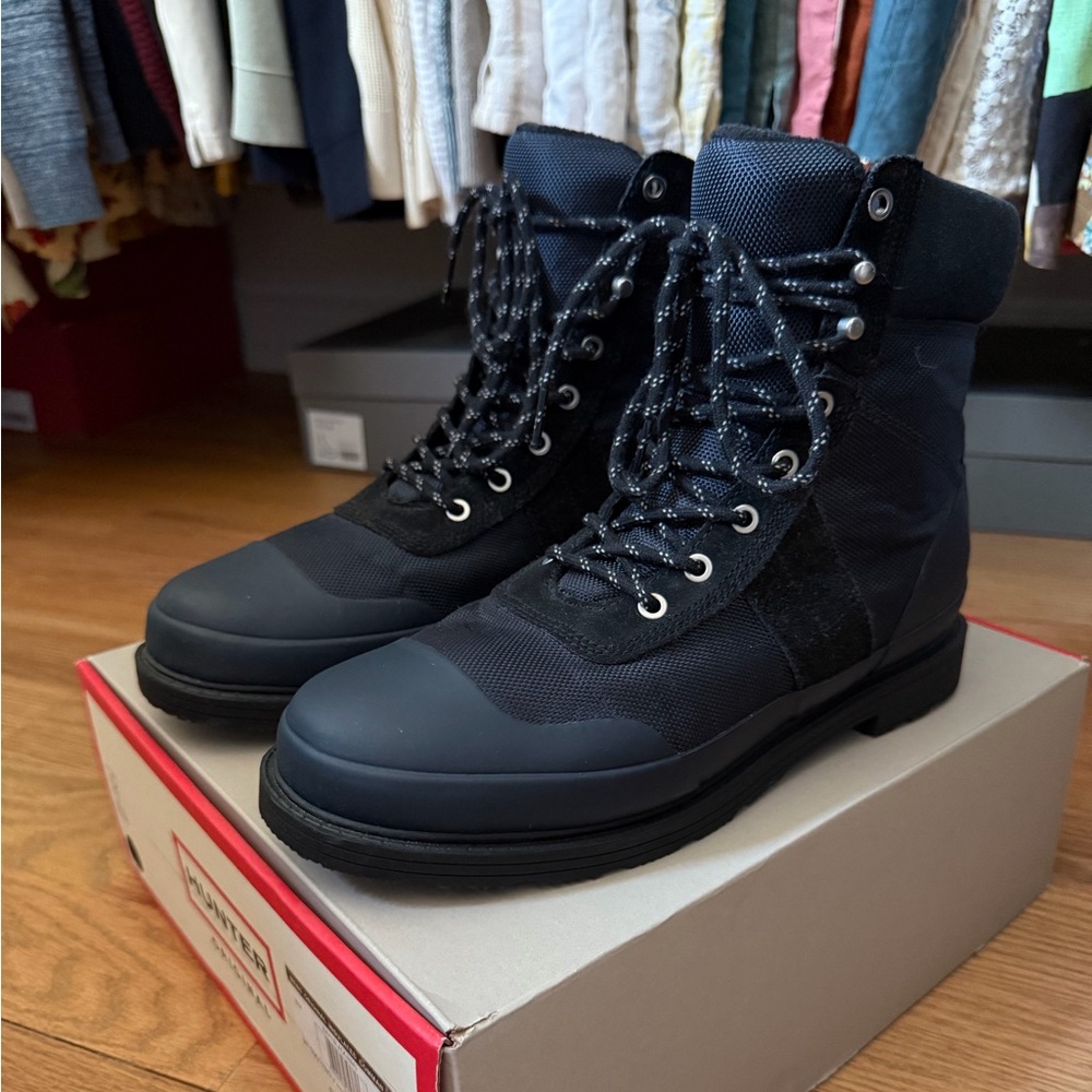 NWT Hunter Men's Navy Insulated Commando Weatherproof Lace-Up Boots